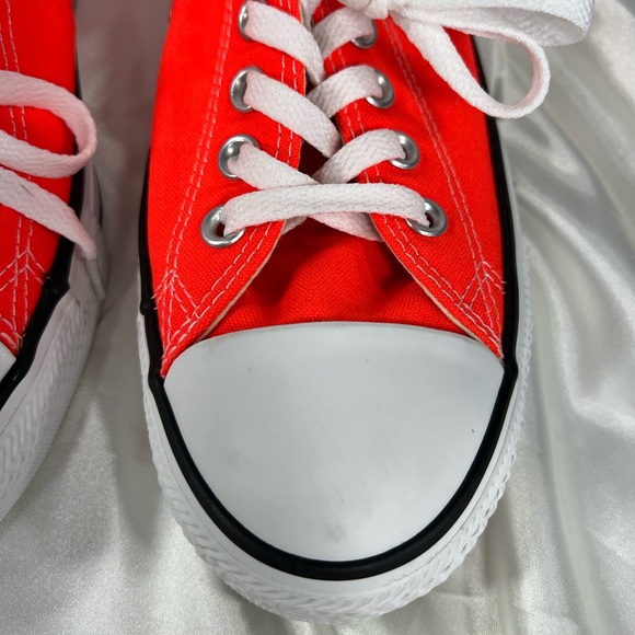 Worn Once Converse All Stars Chuck Taylor Sneaker Shoe Size 11 women’s. 9 Men’s - Picture 8 of 9
